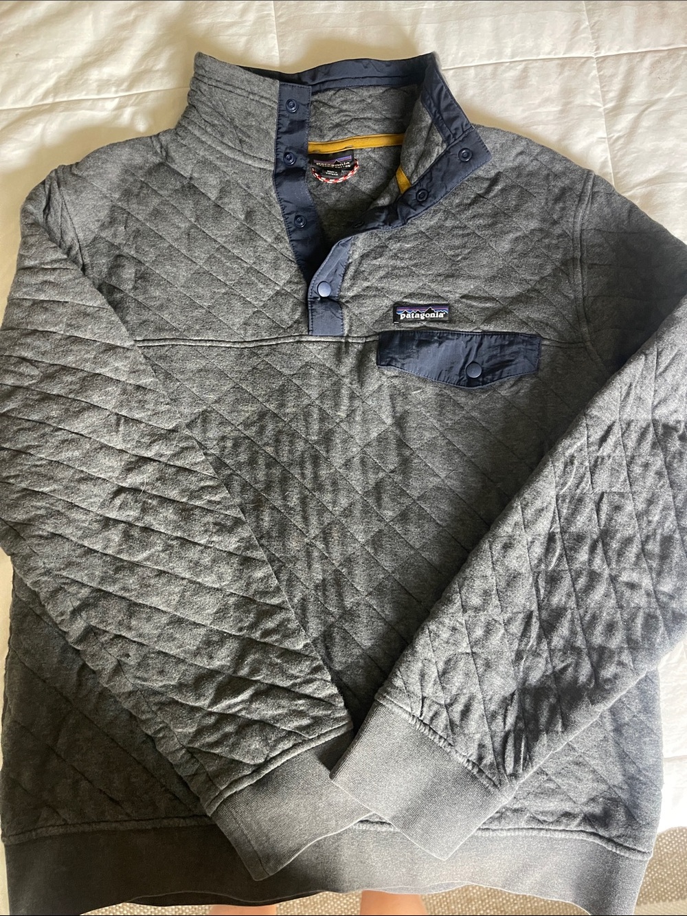 Patagonia Men’s Quilted Pullover in Dark Gray with Navy Trim